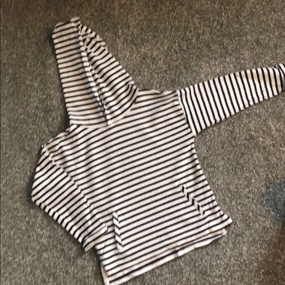 Miles Black/white hooded sweatshirt.